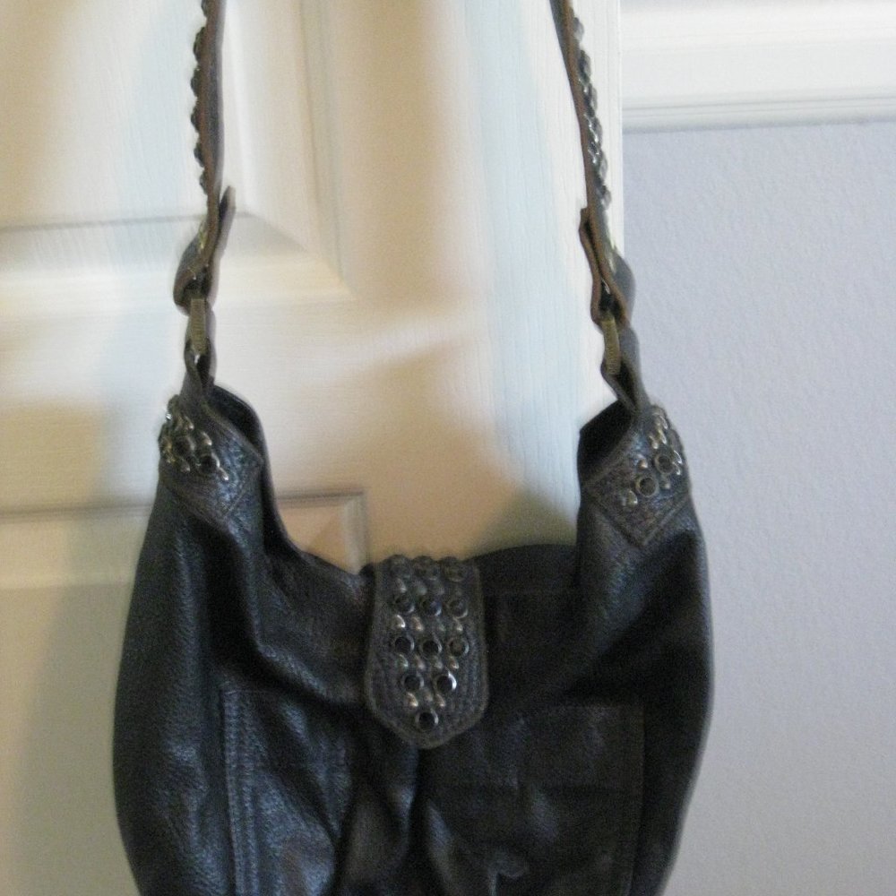 Tylie Malibu Black Leather Bucket Bag